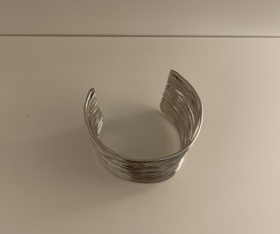 SILVER LAYERED WIRE CUFF
