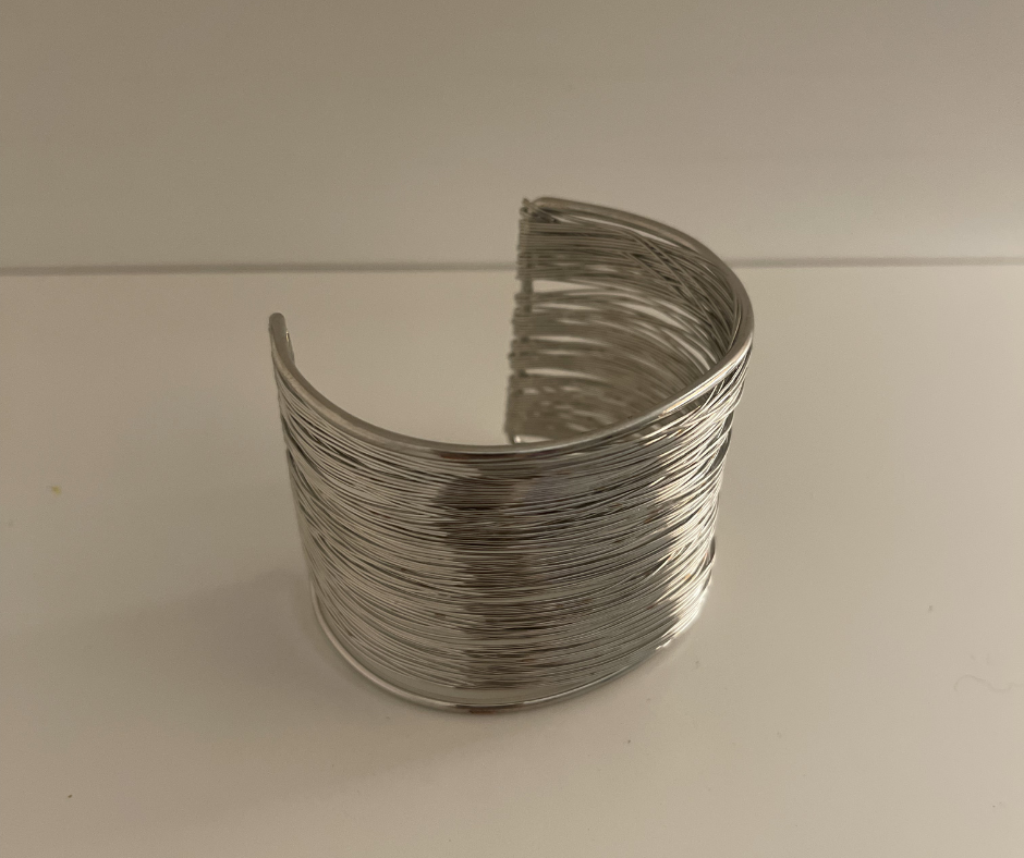 SILVER LAYERED WIRE CUFF