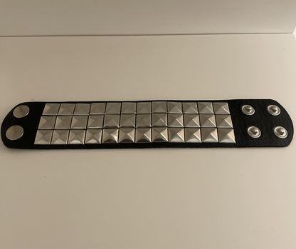 TRIPLE STUDDED LEATHER BRACELET