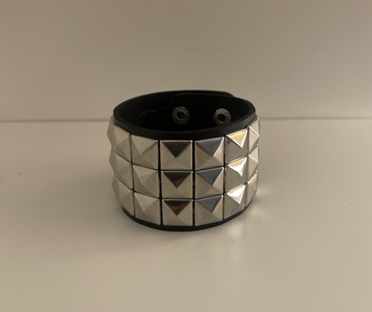 TRIPLE STUDDED LEATHER BRACELET