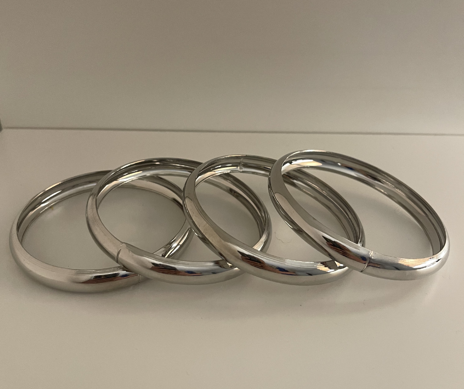 SILVER 4PC THICK BANGLES SET